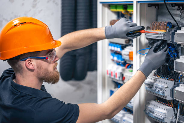 Best Affordable Emergency Electrician  in Oconomowoc, WI